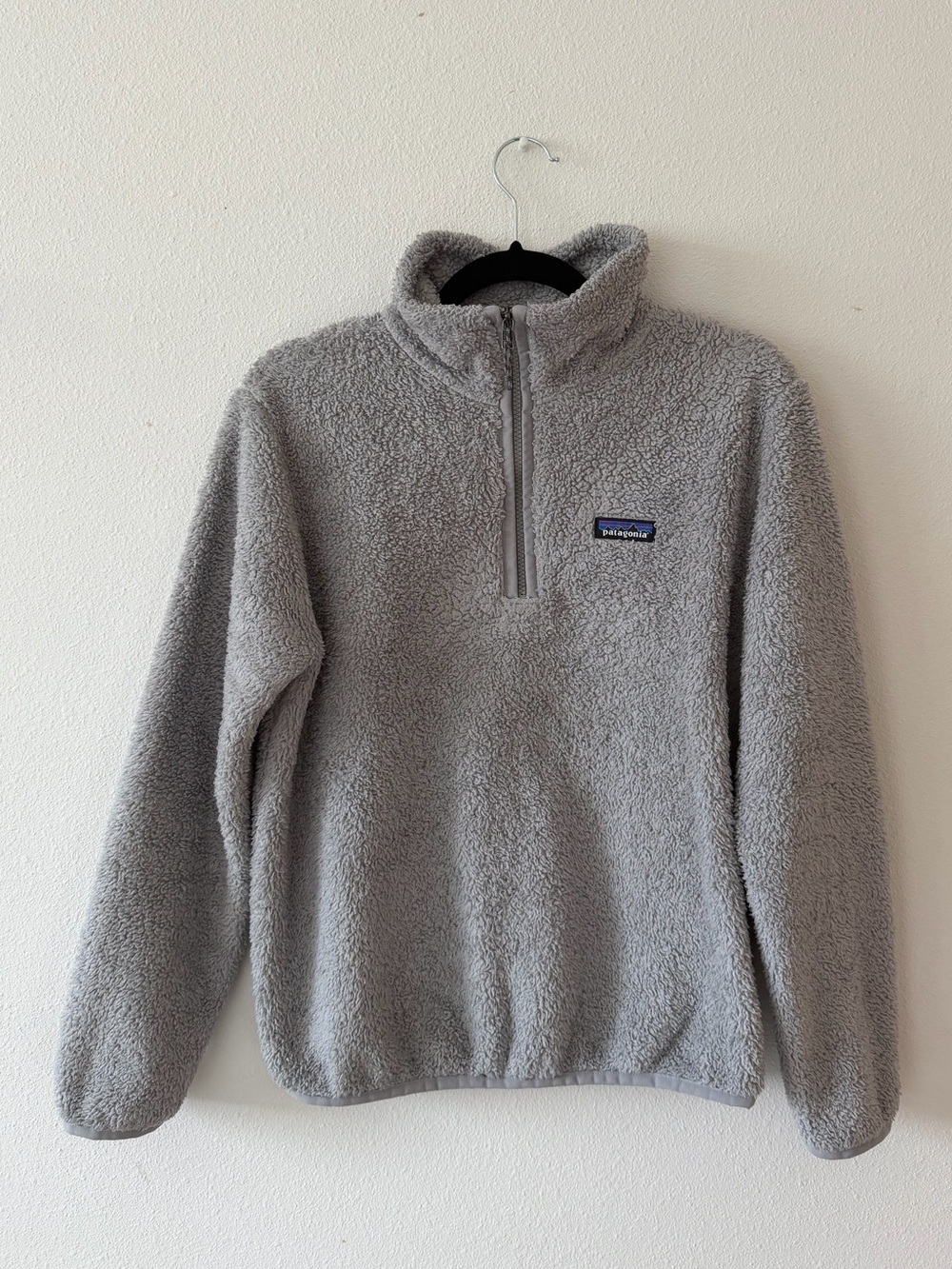 Patagonia sweatshirt size small